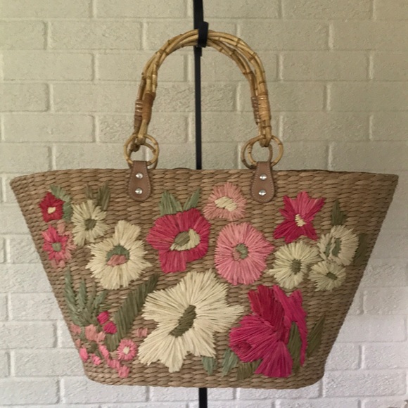 Vintage Handbags - Vintage Woven Straw Floral Tote with Bamboo Handles & Solid Pink Lining